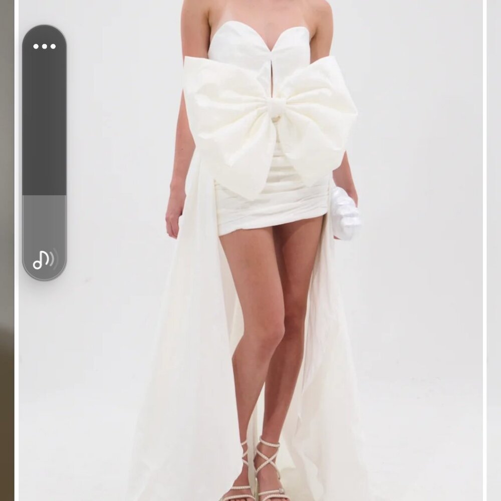 AKIRA SHE IS THE MOMENT MINI DRESS WITH TRAIN IN WHITE Size 2X2X